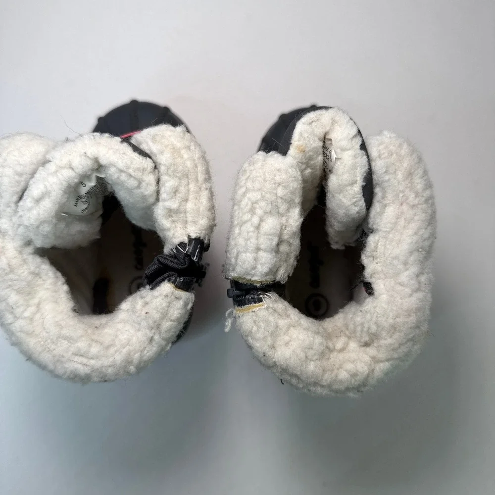Cat & Jack Kids Gray Pink Faux Fur Lined Winter Snow Duck Boots Size 5 Toddler